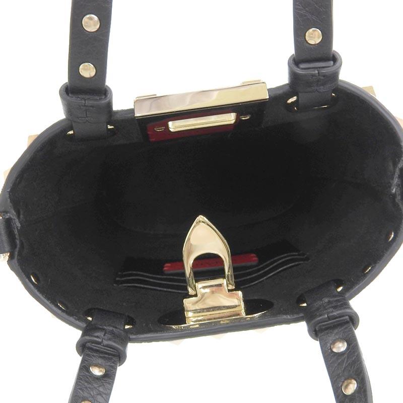 VALENTINO（ヴァレンティノ） クロスボディポーチ 2WAYバッグ