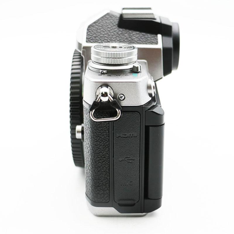 箱有Nikon Zfc ミラーレスカメラ本体と付属品 箱有Nikon Zfc ミラー