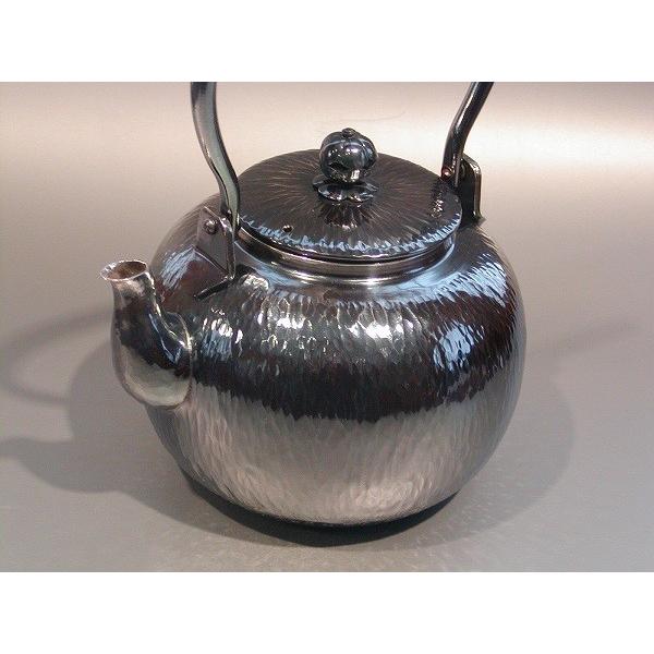 c396 銀瓶 湯沸 鬼岩目 銀燻し仕上 秀峰堂 紙箱 茶道具 古物 c396 銀瓶