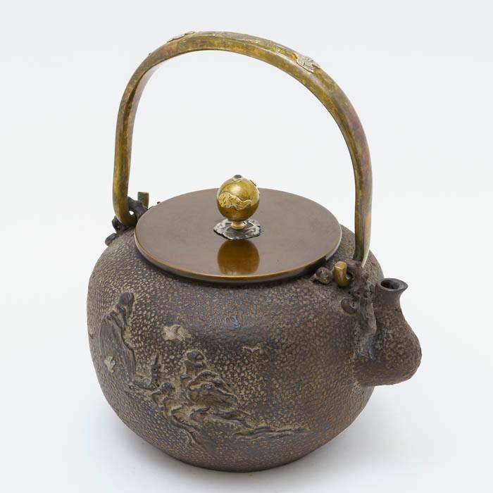 南部鉄器 鉄瓶 送料無料 ”鉄瓶”亀文堂 銀象嵌入（復刻版）月下波千鳥