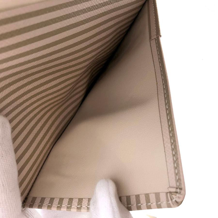 LOUIS VUITTON（ルイ・ヴィトン） クーヴェルテュール パスポール