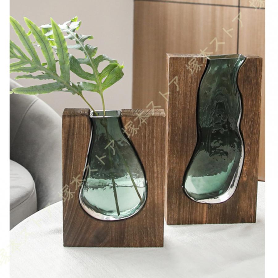 ユニーク な形状のガラス製 花瓶 花器 サンドアート ②です。 ユニーク