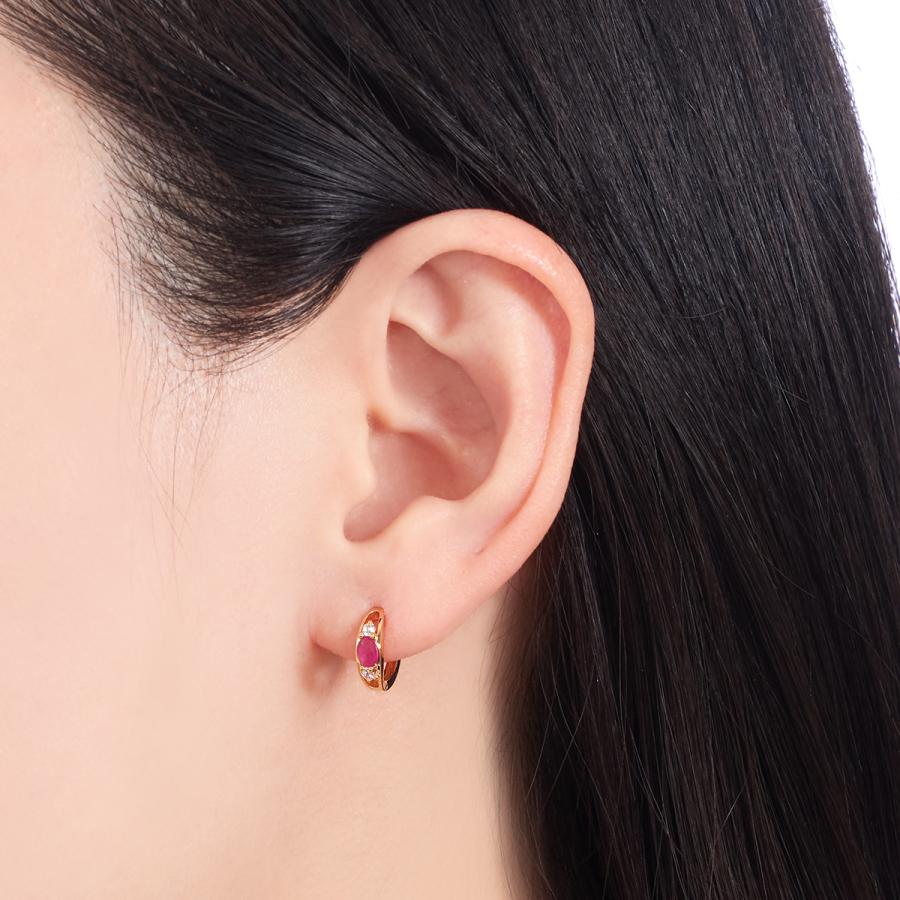 ジュエリーツツミ K18イエローゴールドルビーピアス : ジュエリー