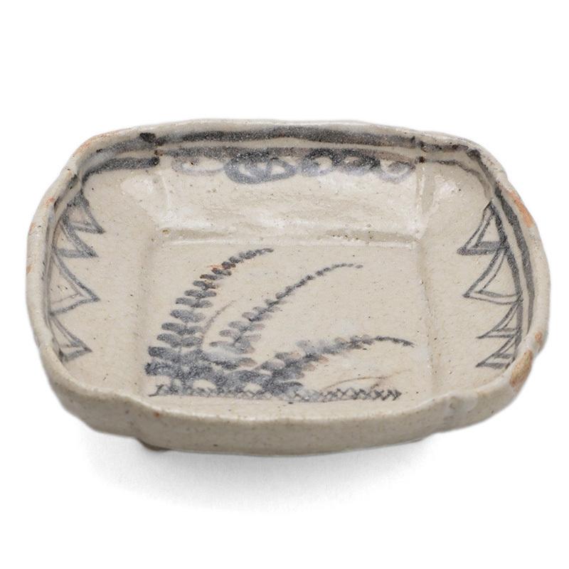 志野焼：志野草文四方向付・瀧川恵美子《中皿・16.0m》 : 和食器の愉し