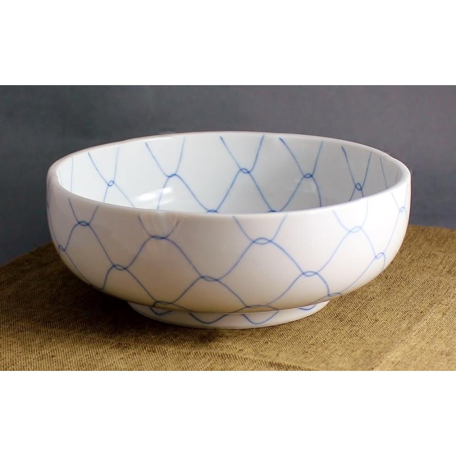 染付小型手あぶり火鉢 (芳州作) 染付小型手あぶり火鉢 (芳