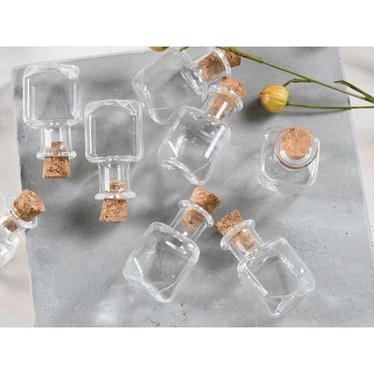 ガラス小瓶 四角タイプ コルク栓付 クリア 26mm 約10個 10ヶ ガラス