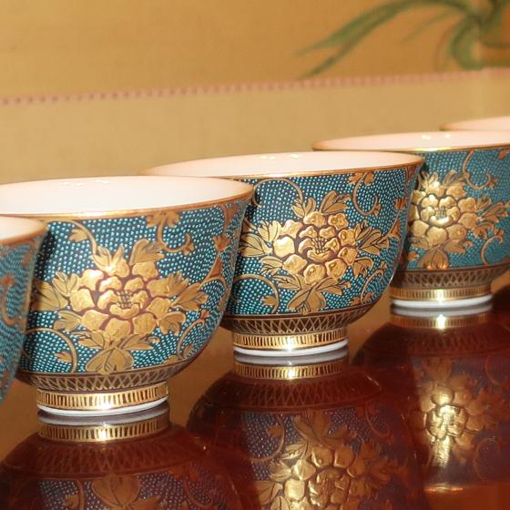 九谷焼 茶道具 茶器(急須・碗5ヶ入）九谷焼 本金青粒牡丹 錦泉作