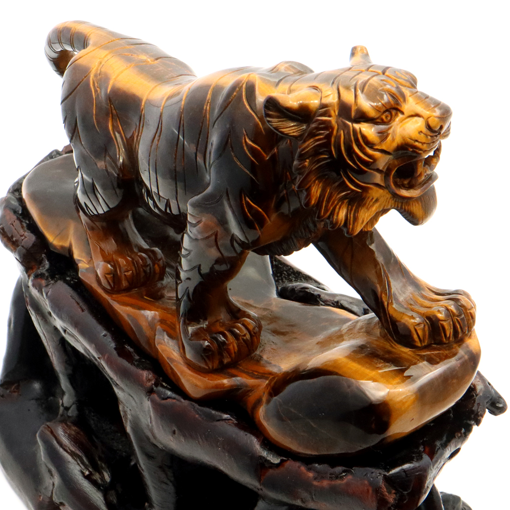 GOLD STONE タイガーアイ 虎 置物 彫刻 台座付き 1.7kg 虎眼石 風水
