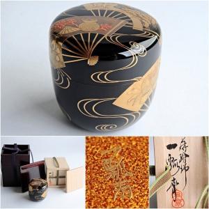 蒔絵師 鈴谷鐵五郎 嵯峨絵 棗 仕覆、共箱 高さ約7．2cm茶道具