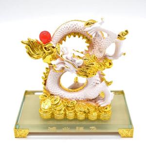 辰 龍の置物 カラフル 樹脂製 17cm 竜 赤い玉 台座付き 彩色済 如意