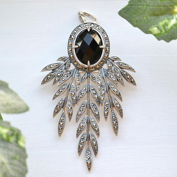 碌山 オニキス マルカジット ブローチペンダント 優美でエレガントな