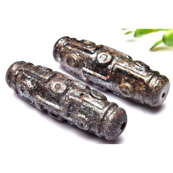 サハラ砂漠産 コンドライト隕石(サハラNWA869隕石) 54-55x17mm 九眼天