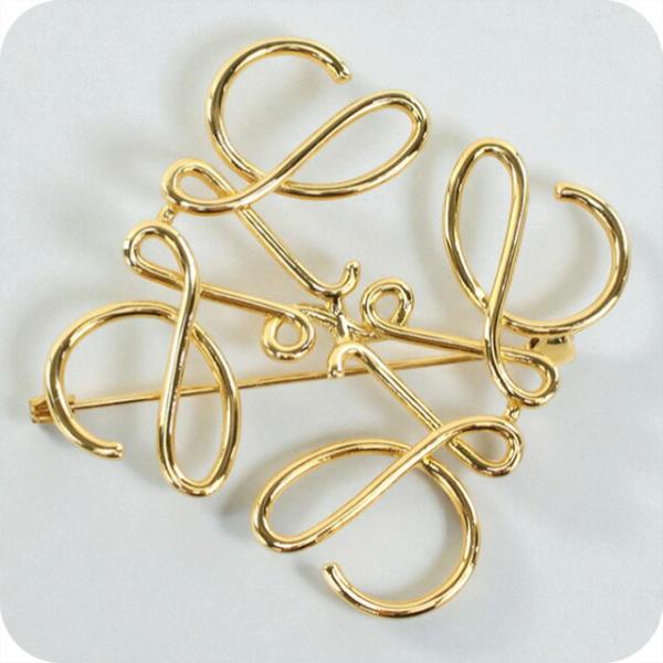 Ari様 LOEWE ブローチ ゴールド ほぼ未使用品 LOEWE（ロエベ） 中古