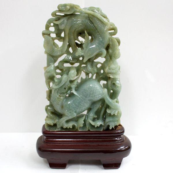 翡翠，置物，文房具，彫刻 ，木製台座付き 翡翠，置物，文房具，彫刻