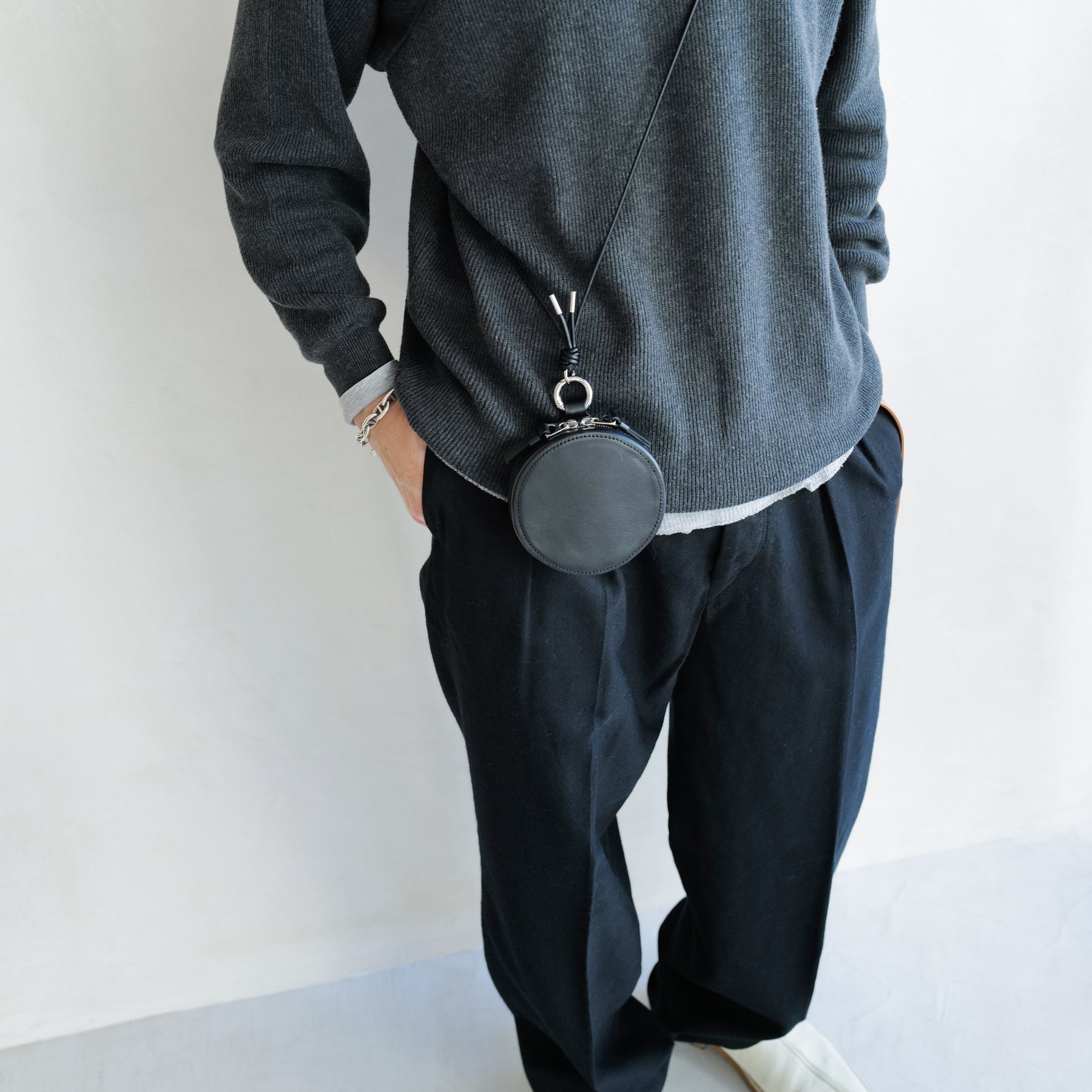 MICHELLE CIRCLE POUCH / RAPTO FLEX｜円形ポーチ 本革 ショルダー