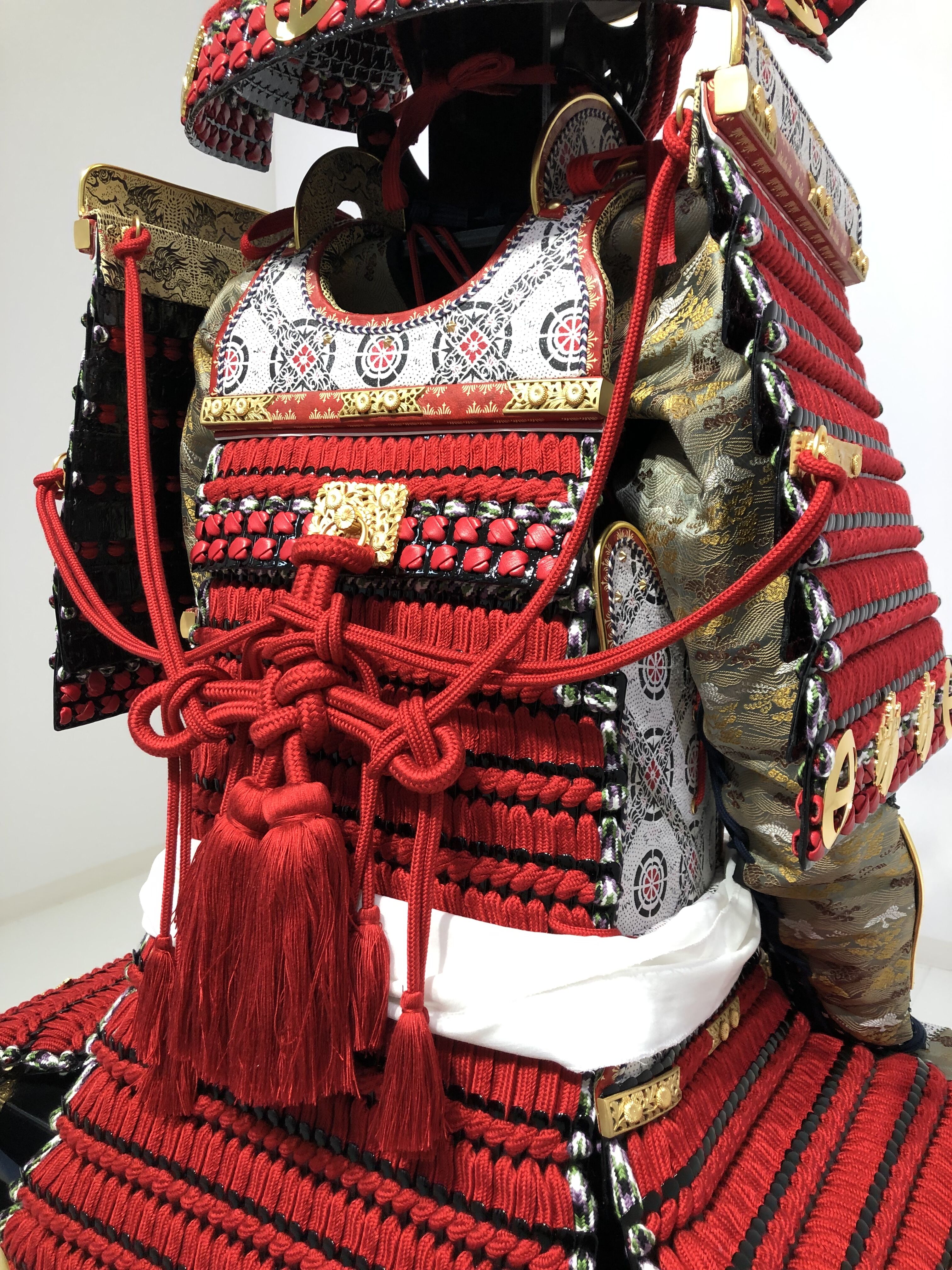 O-003】赤糸威本大札大鎧 – JAPAN ICHIBAN E-SHOP
