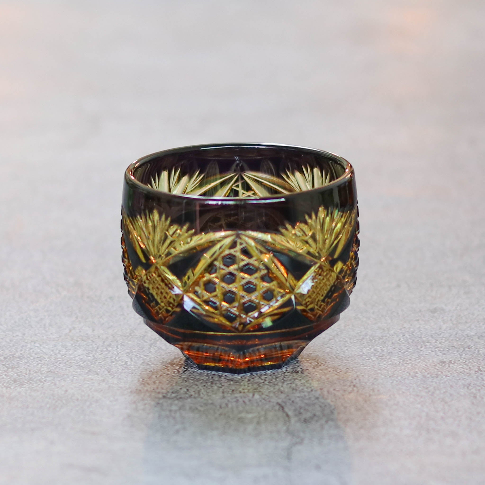 綾ガラス 酒器 | 綾切子 猪口 | 琥珀 パープル | グラスアート黒木