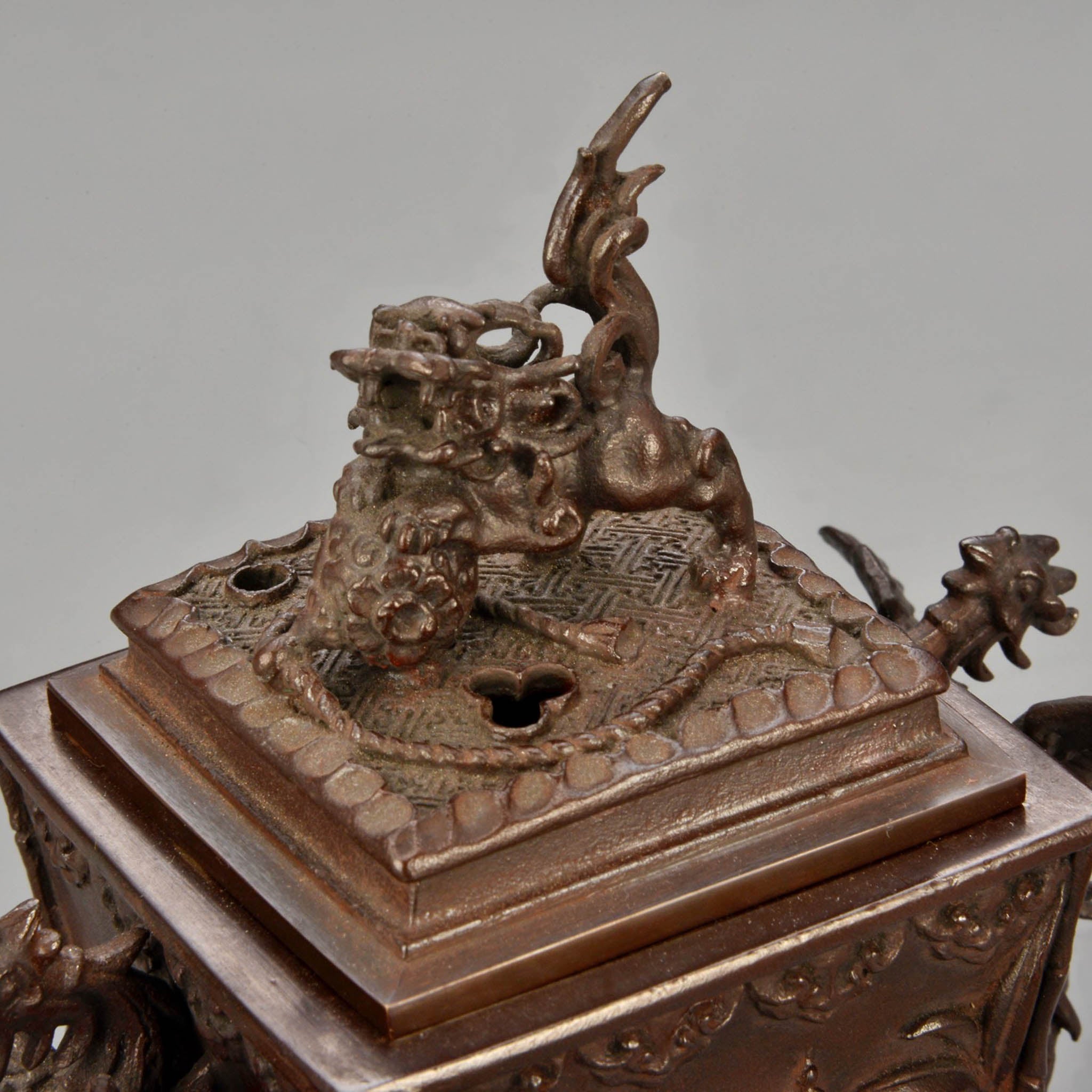 香炉 三つ足 真鍮 ？ 銅 ？ 大明宣徳年製 獅子