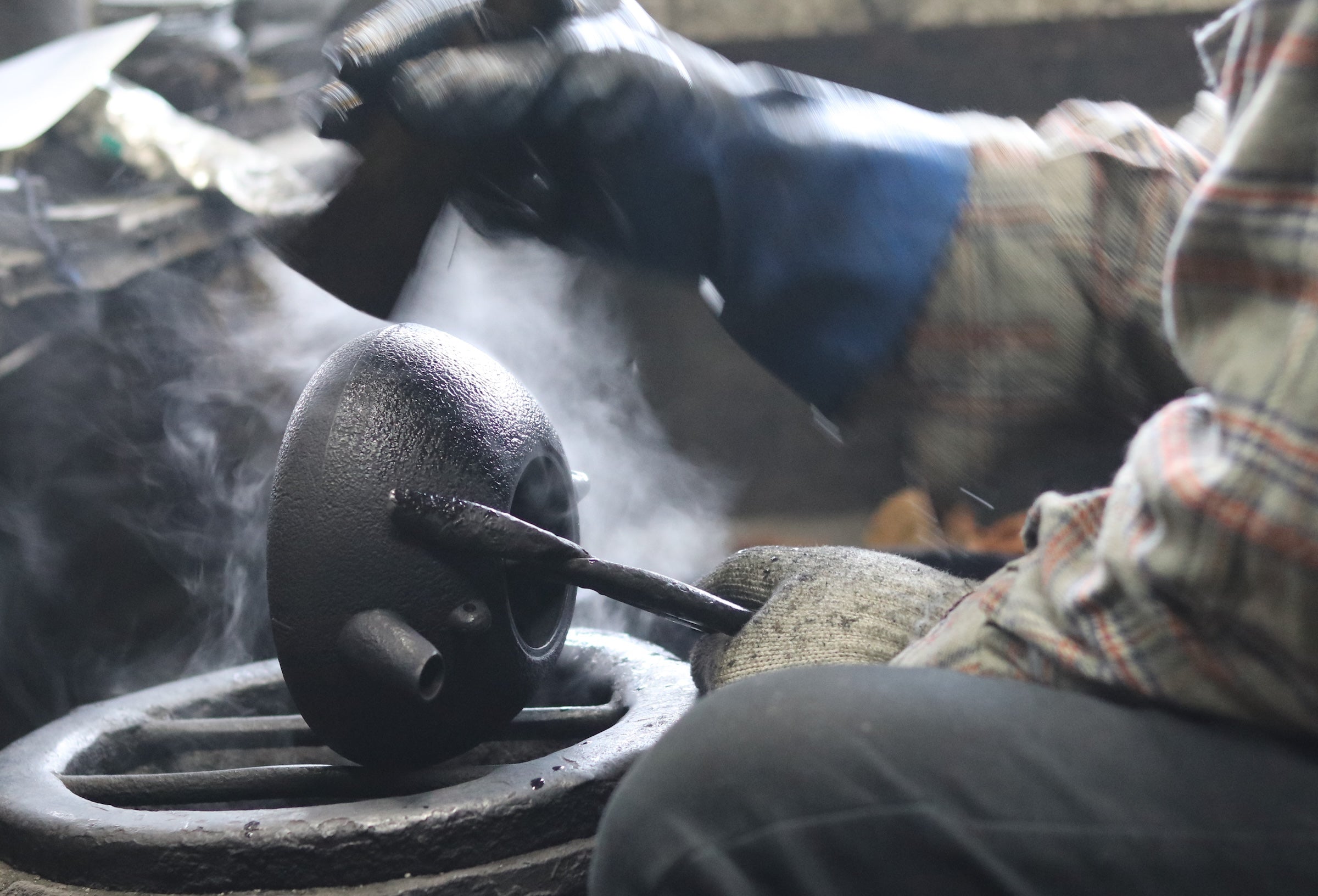 値下げしました！】南部鉄器 葉の模様 鉄瓶 値下げしました！】南部