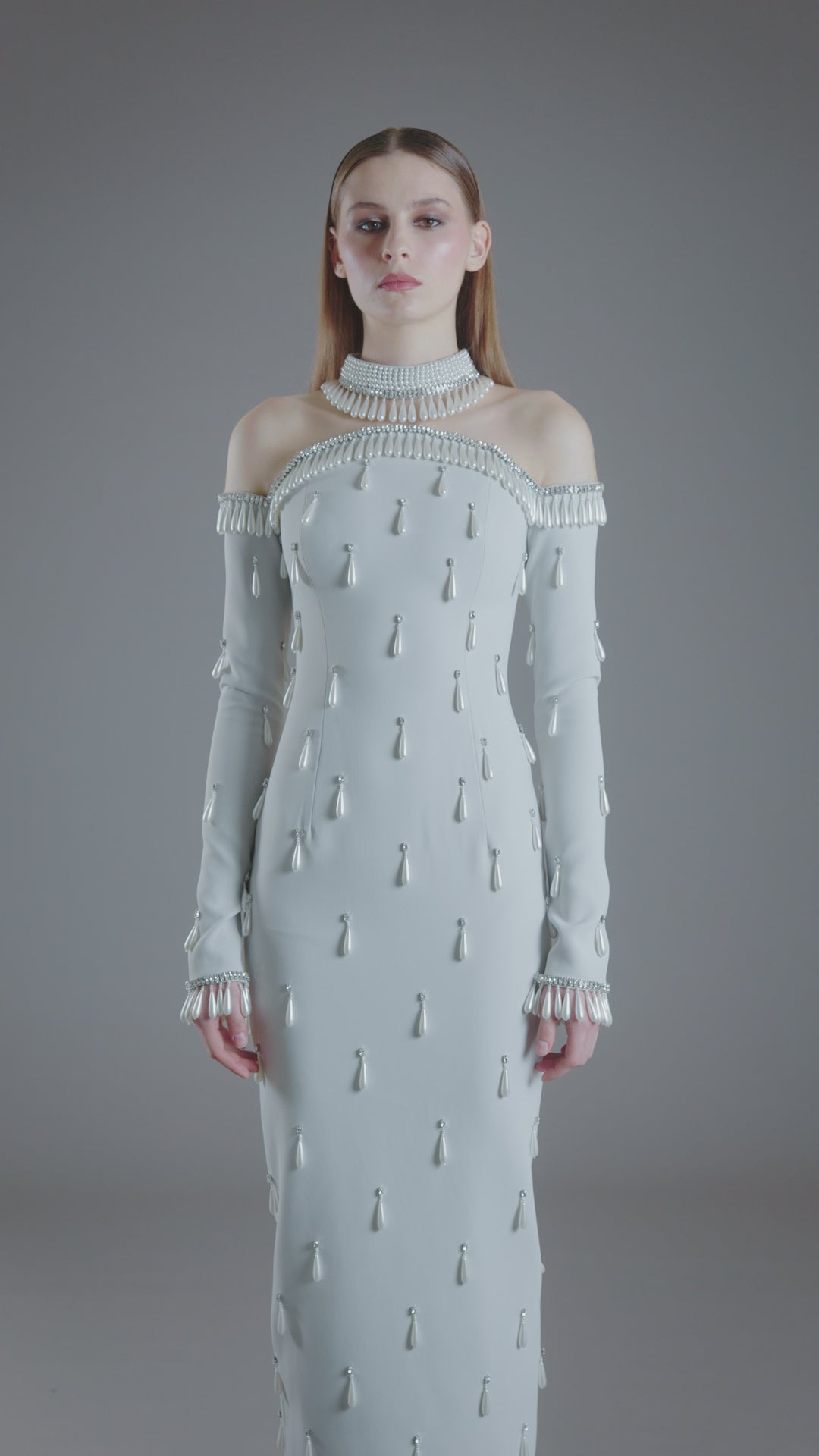 Light grey crêpe dress fully embroidered with pearls