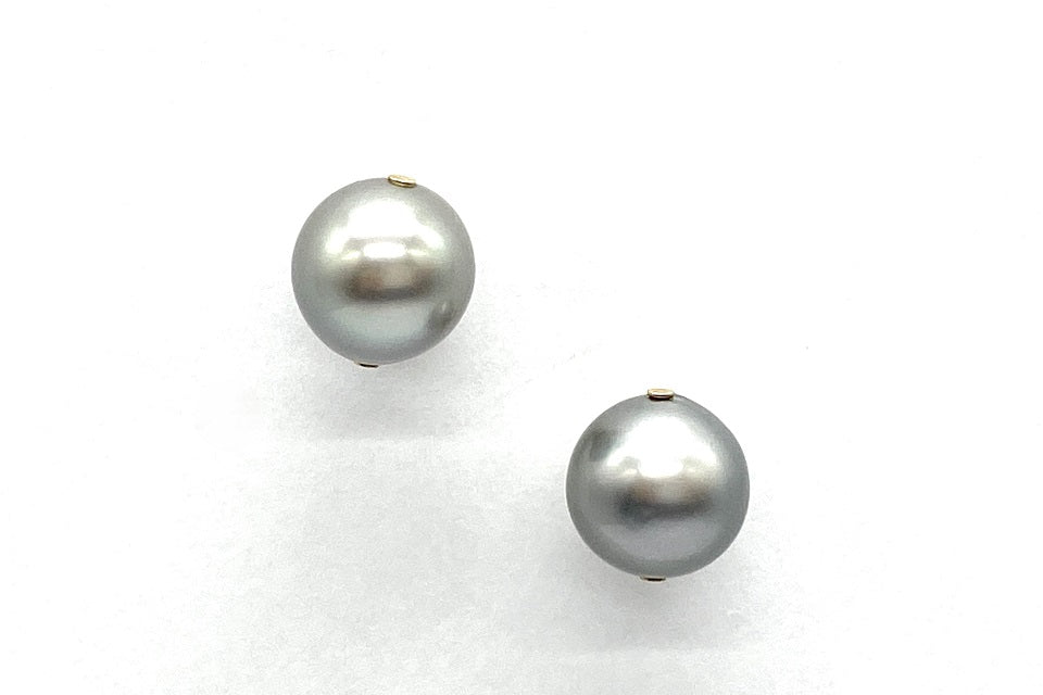 MIKIMOTO 【ミキモト】K18黒蝶パール(シルバー系）ピアス (NO.49442