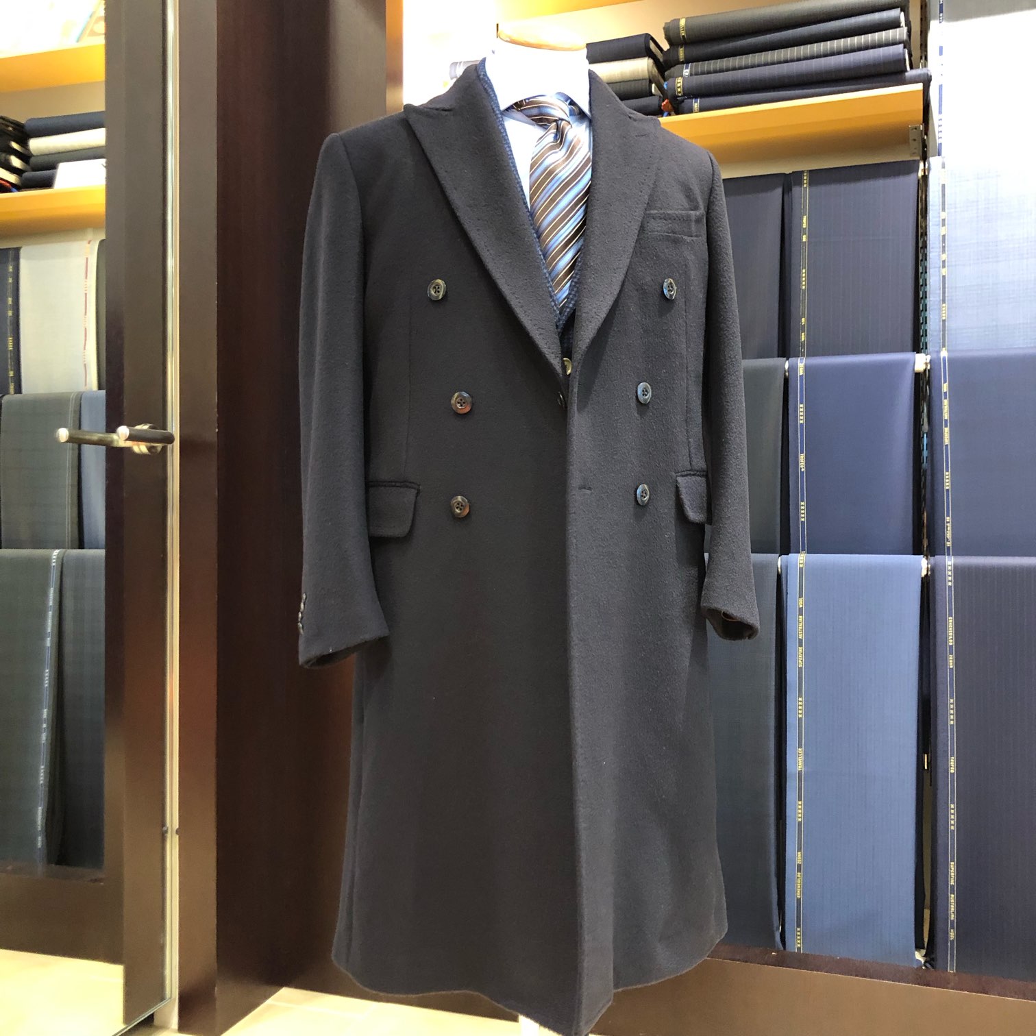 王道ネイビー：シングルチェスターコート | VESTA by John Ford