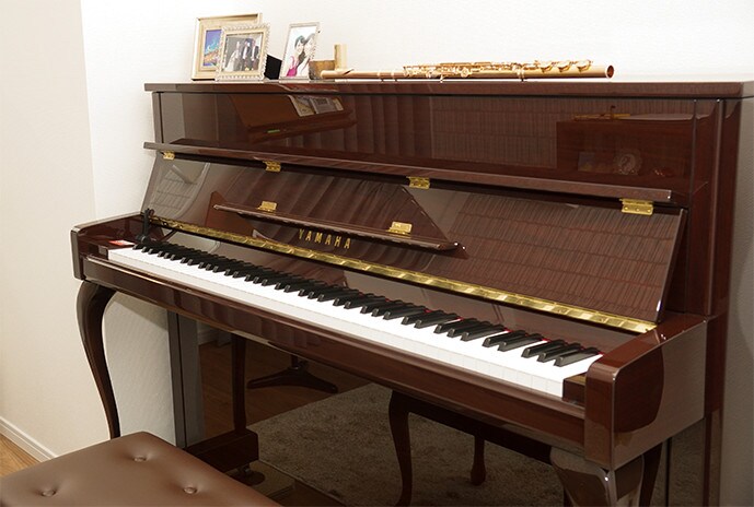 YAMAHAヤマハ木目猫足ピアノ椅子つき