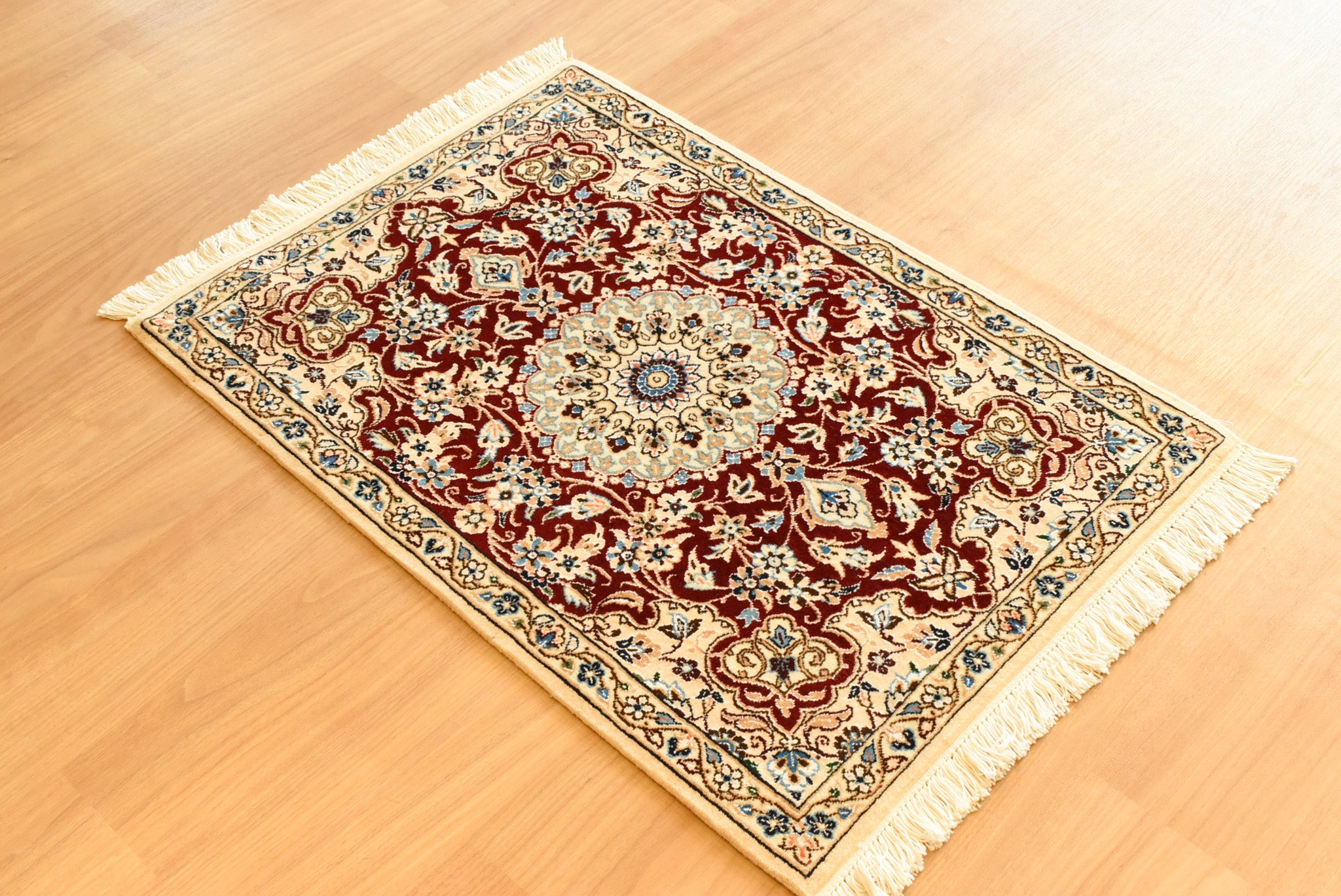 イラン製 ペルシャ絨毯 段通 絹100％ 58×90cm G R5236B イラン製