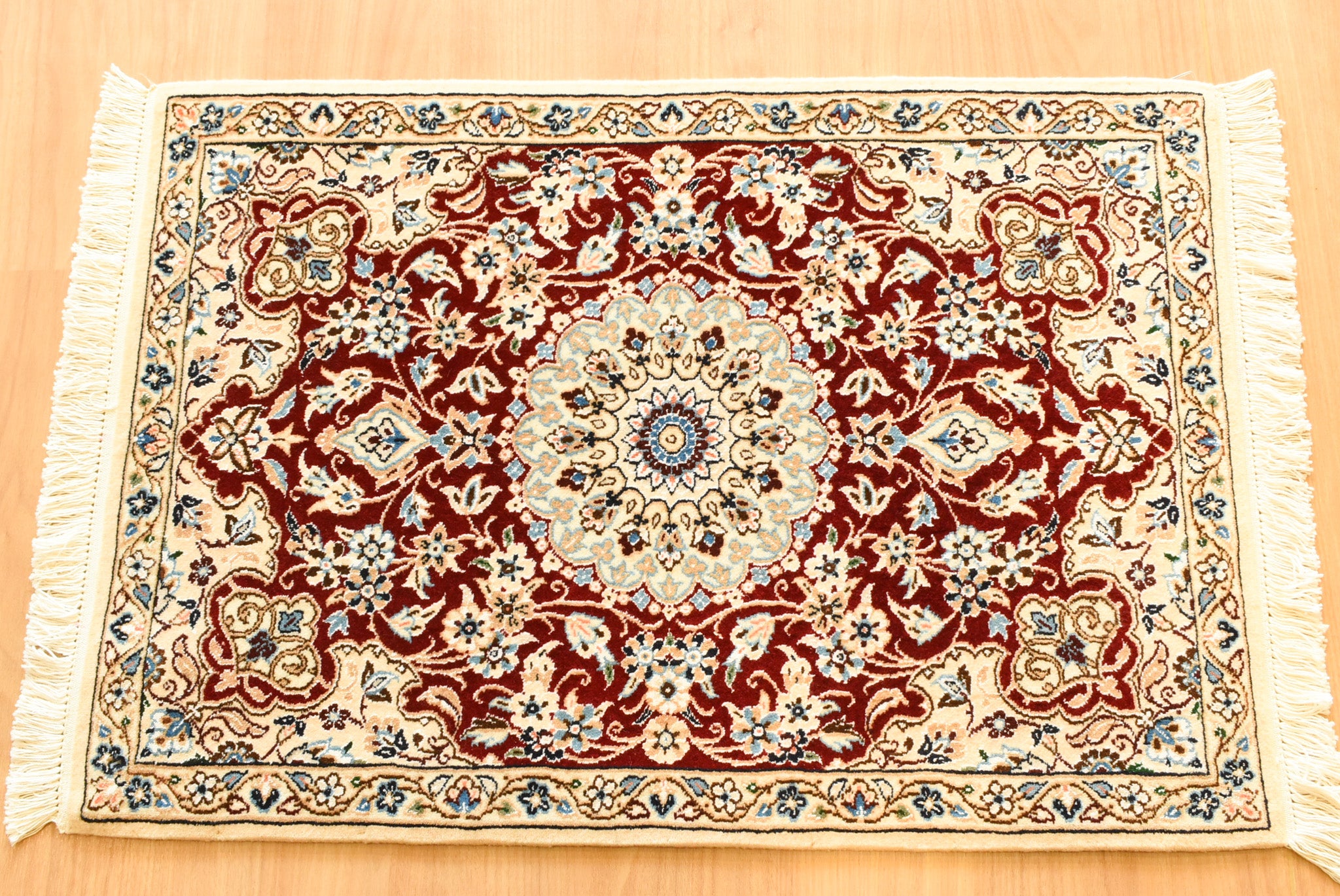 イラン製 ペルシャ絨毯 段通 絹100％ 58×90cm G R5236B イラン製