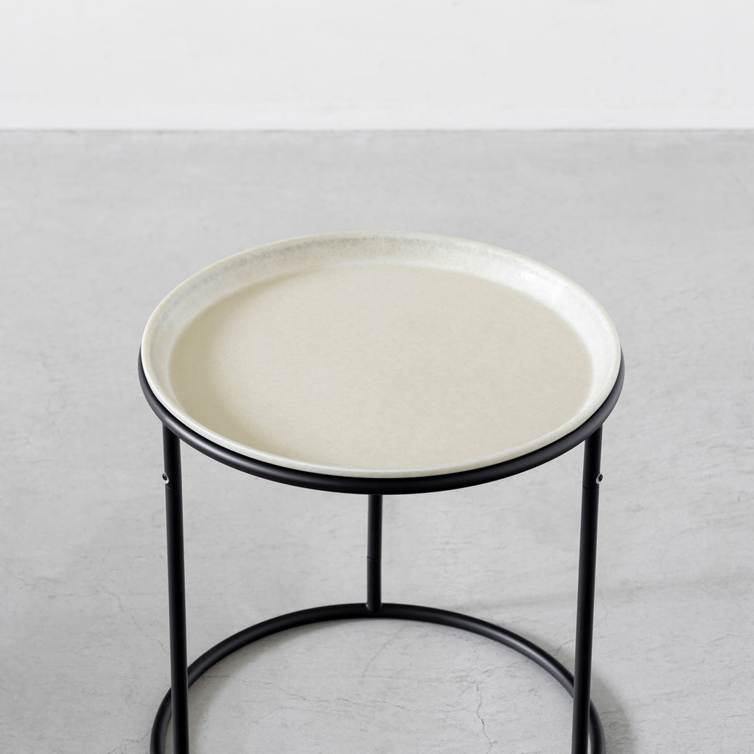 CAMBRO製トレー ローテーブル ブラック & ホワイト – KANADEMONO