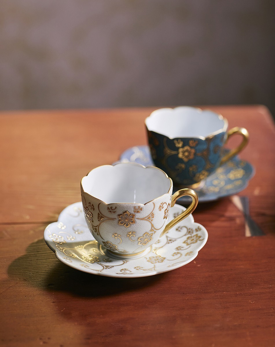 骨董品】北山雲平作 九谷焼 花文金彩 飾物/茶道具（共箱・栞付き）｜