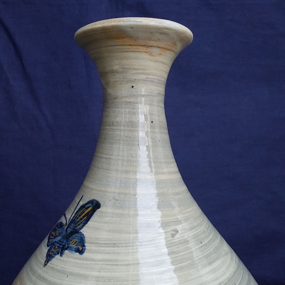 十四代 沈壽官造 薩摩 刷毛目蝶文花瓶【SOLDOUT】 | 久留米で話題を