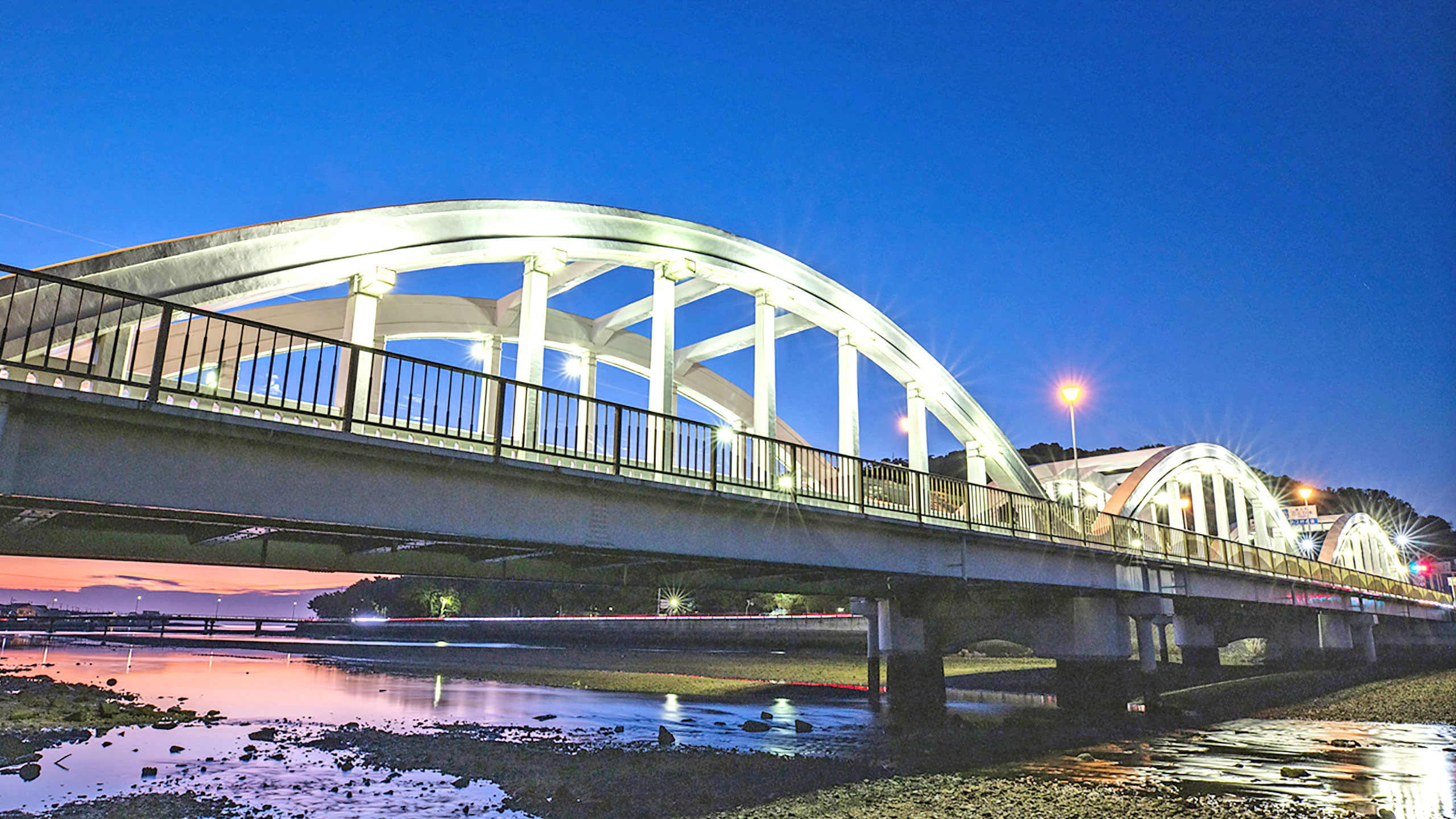三架橋｜日本百名橋にも選ばれている、市内で一番美しい橋 - 観音寺市