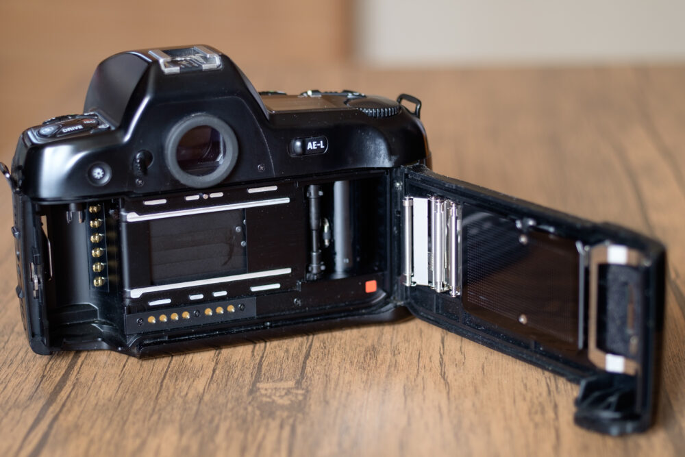 フィルムカメラ Nikon F90X / AF NIKKOR 105mm f2.8D Amazon | nikon