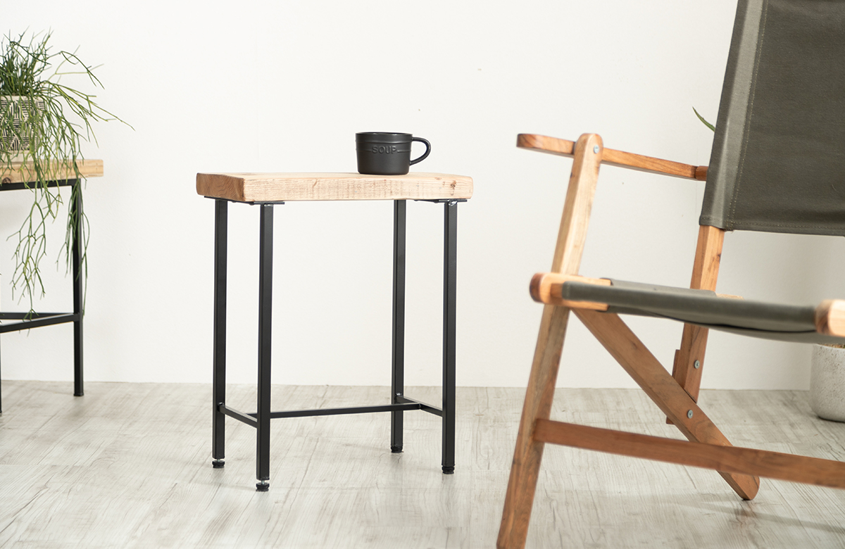 アイアンフレームスツール kaku 家具の製造・販売 友安製作所