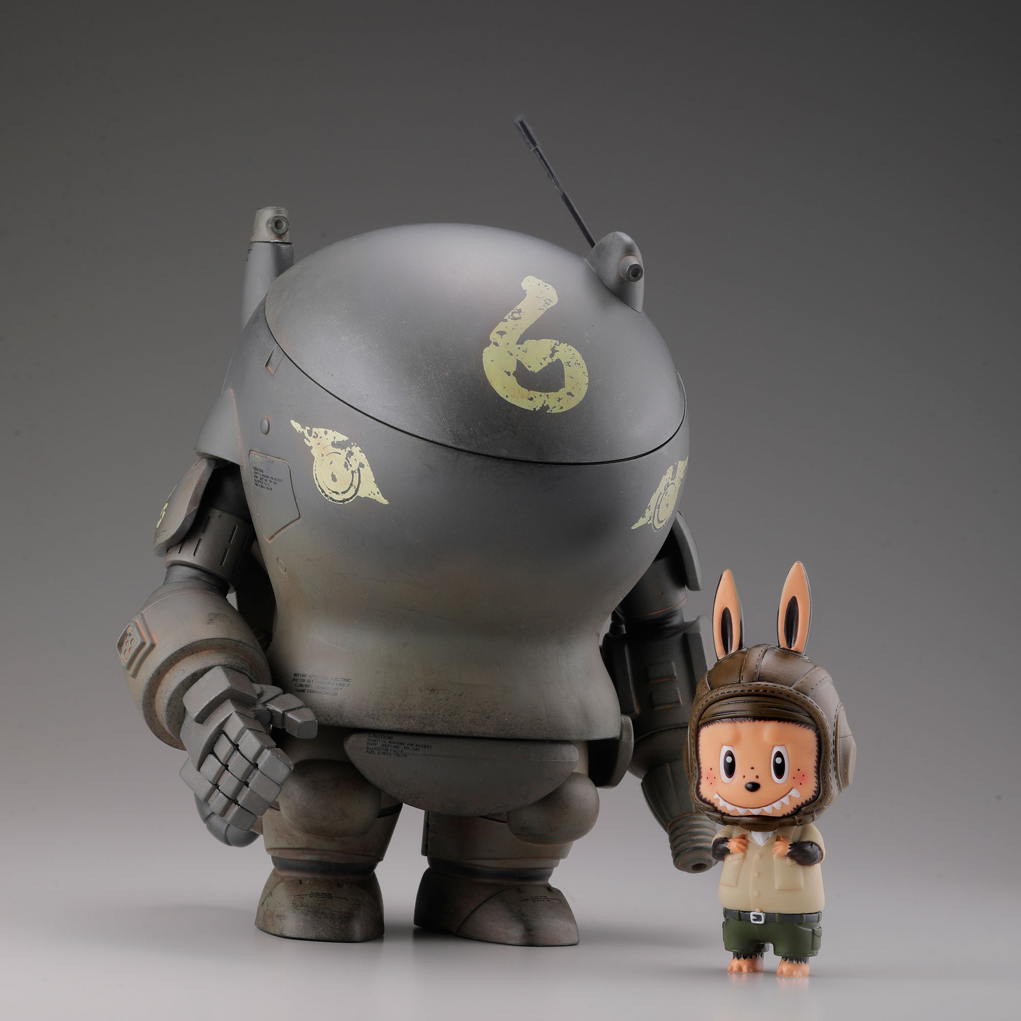 HOW2WORK S.A.F.S. with mini Labubu Pilot｜アーティスト