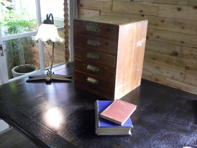 アンティーク 小引き出し 5段 ハンドル 金×黒 小箪笥 収納 古道具