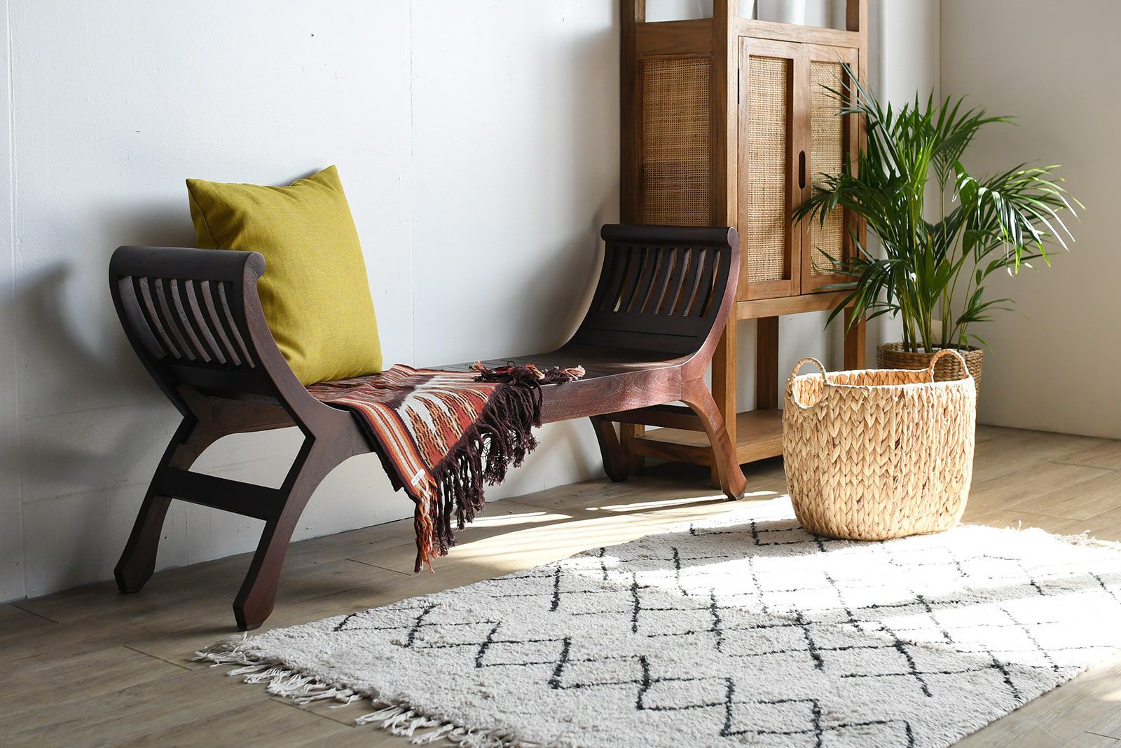 バリ島購入 カルティニチェア スツール バリ椅子 優美な曲線のデザイン