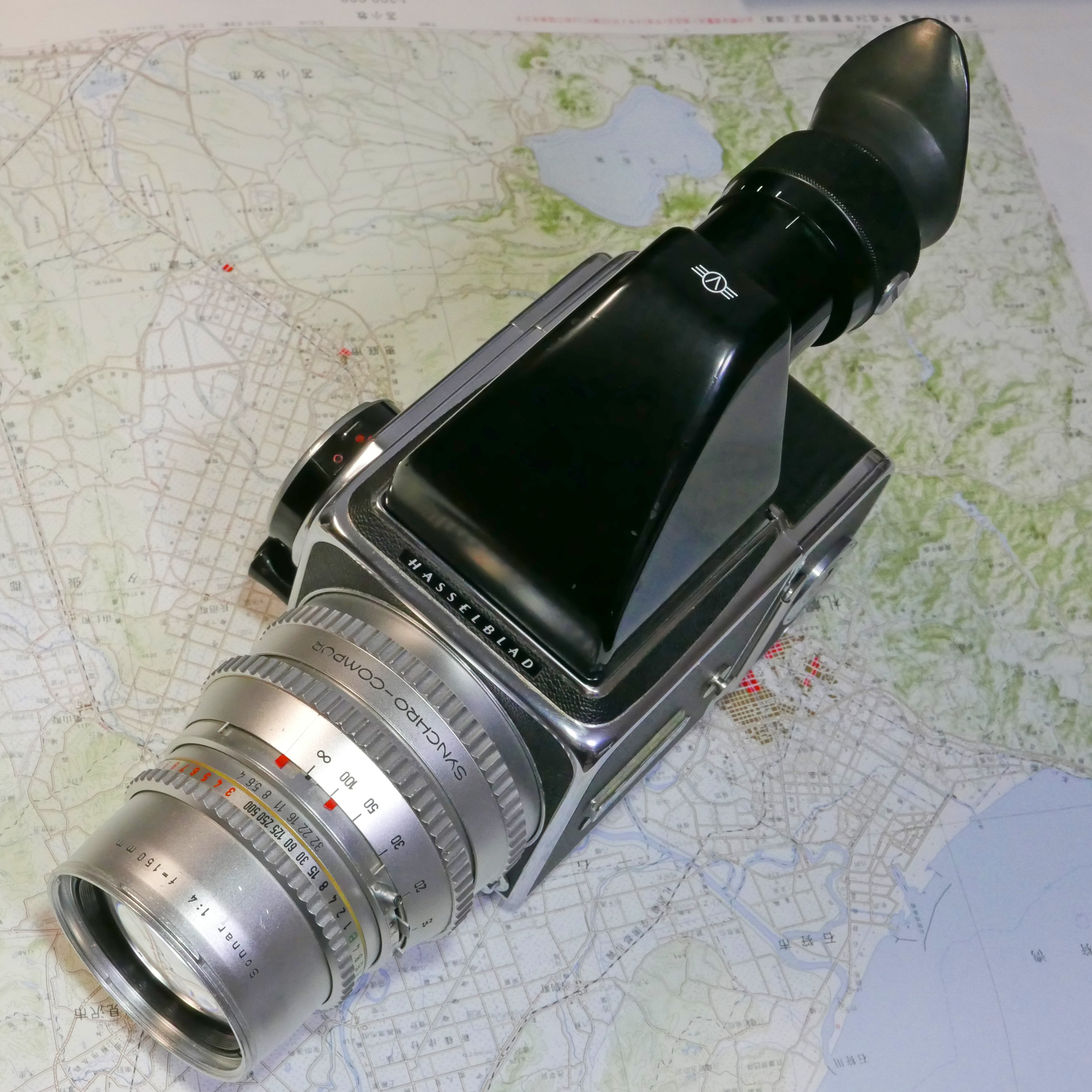 ハッセルブラッドのプリズムファインダー『HC-4』、街撮りにもイイネ！