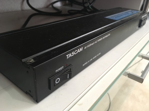 TASCAMのパワーディストリビューター使用レビュー【AV-P25RmkⅡ】 - 借