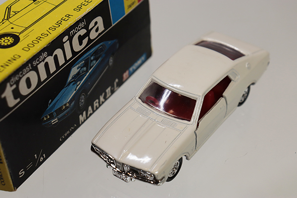 ミニカーショップ ケンボックス トミカ 黒箱☆69-1-2☆トヨタコロナ