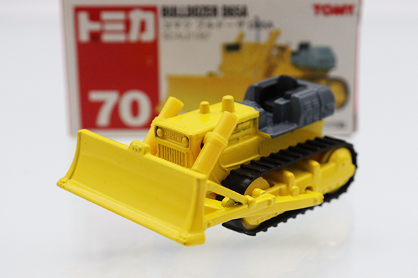 ミニカーショップ ケンボックス トミカ 赤箱☆70☆コマツブルドーザ