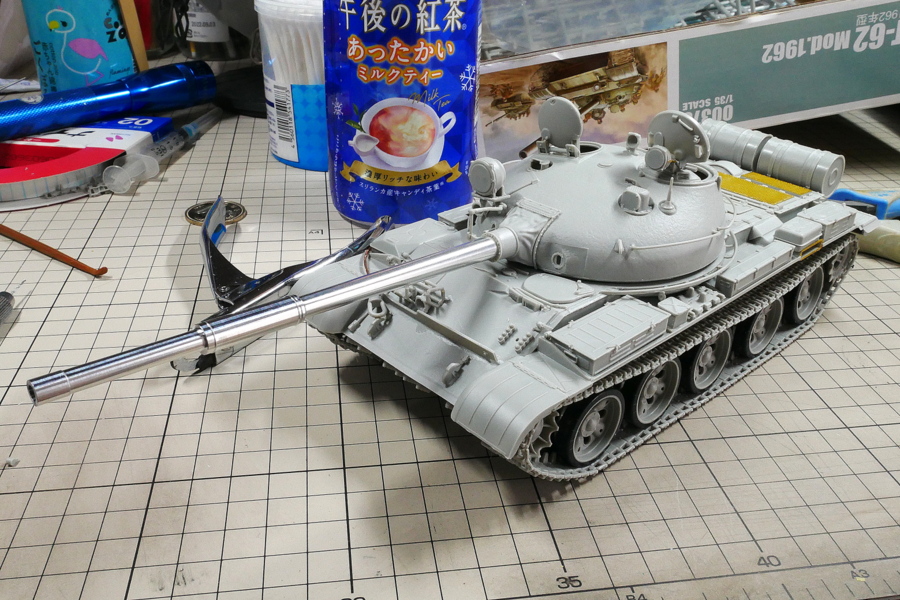 ソビエト軍 T-62 主力戦車 Mod.1962 トランペッター 1/35 プラモデル