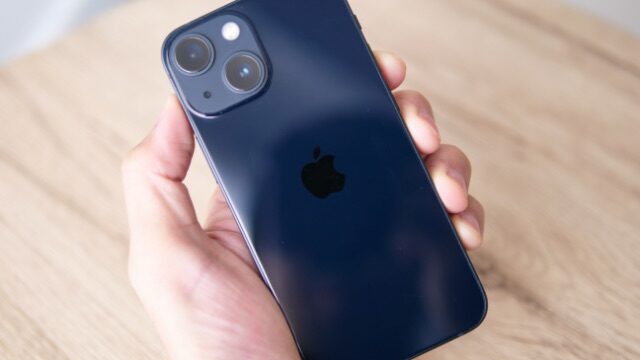 美品】Apple iPhone 13 ミッドナイト本体+おまけ(画面フィルム)