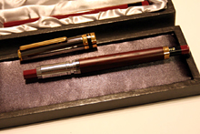 本日の一品 uni鉛筆50周年記念限定モデル「ユニペンシルホルダー」