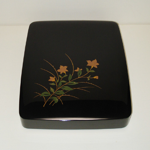 輪島塗 硯箱 被せ蓋式 胴張り形 -桔梗の蒔絵仕上げ- [内外面とも黒色