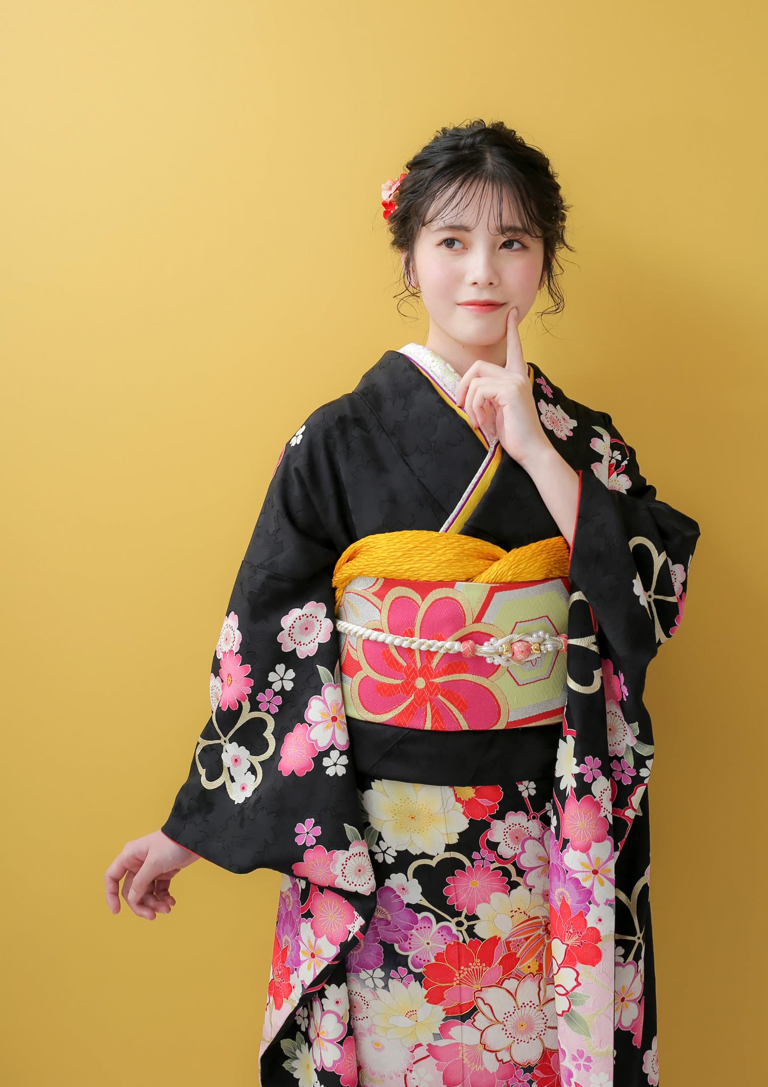 振袖ネットレンタル：舞姫古典】黒×ピンクの組み合わせがキッチュで