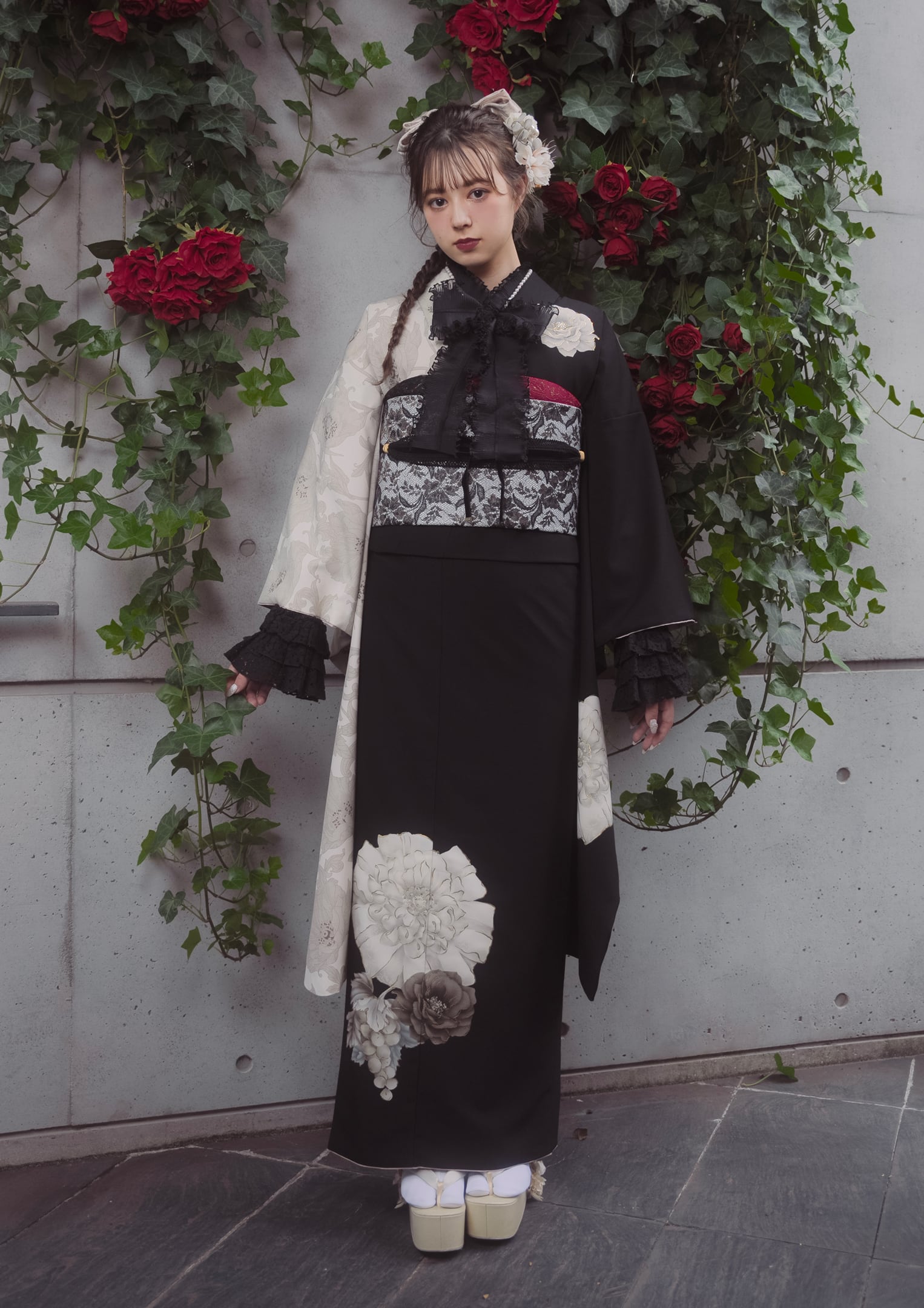 振袖ネットレンタル：ゴシックなバイカラー】シンプルだからこそリボン