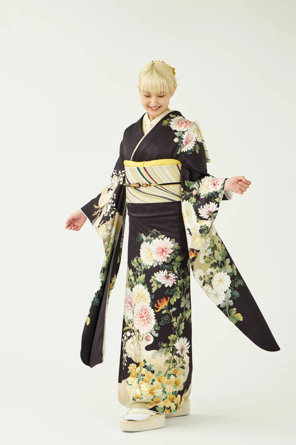 振袖／菊日和／茶 | 振袖レンタル·購入や成人式の着付けは「きものやまと」