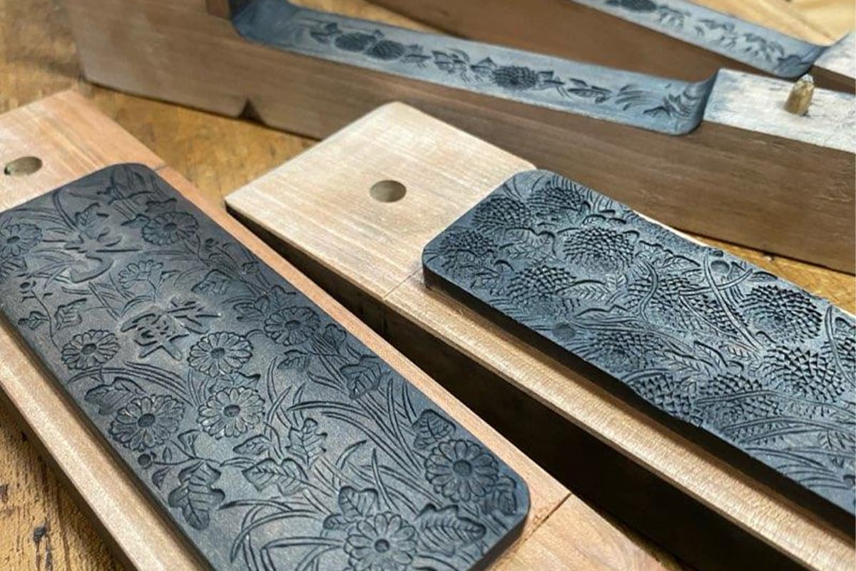 墨型彫刻師 佐藤奈都子 | 錦光園（きんこうえん）奈良墨工房でにぎり墨